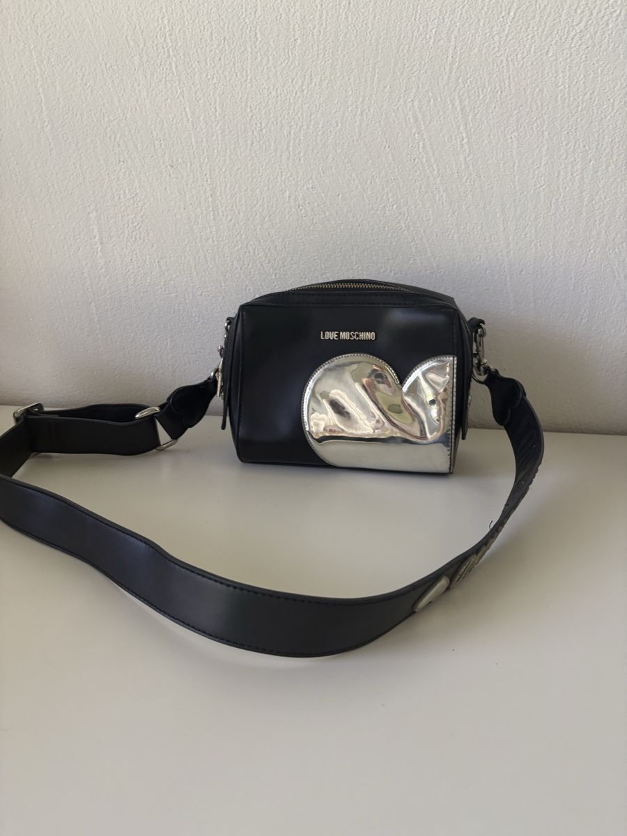 Moschino Sacs femmes: Moschino Tasche – D'occasion à Grabs par lin_qd5b