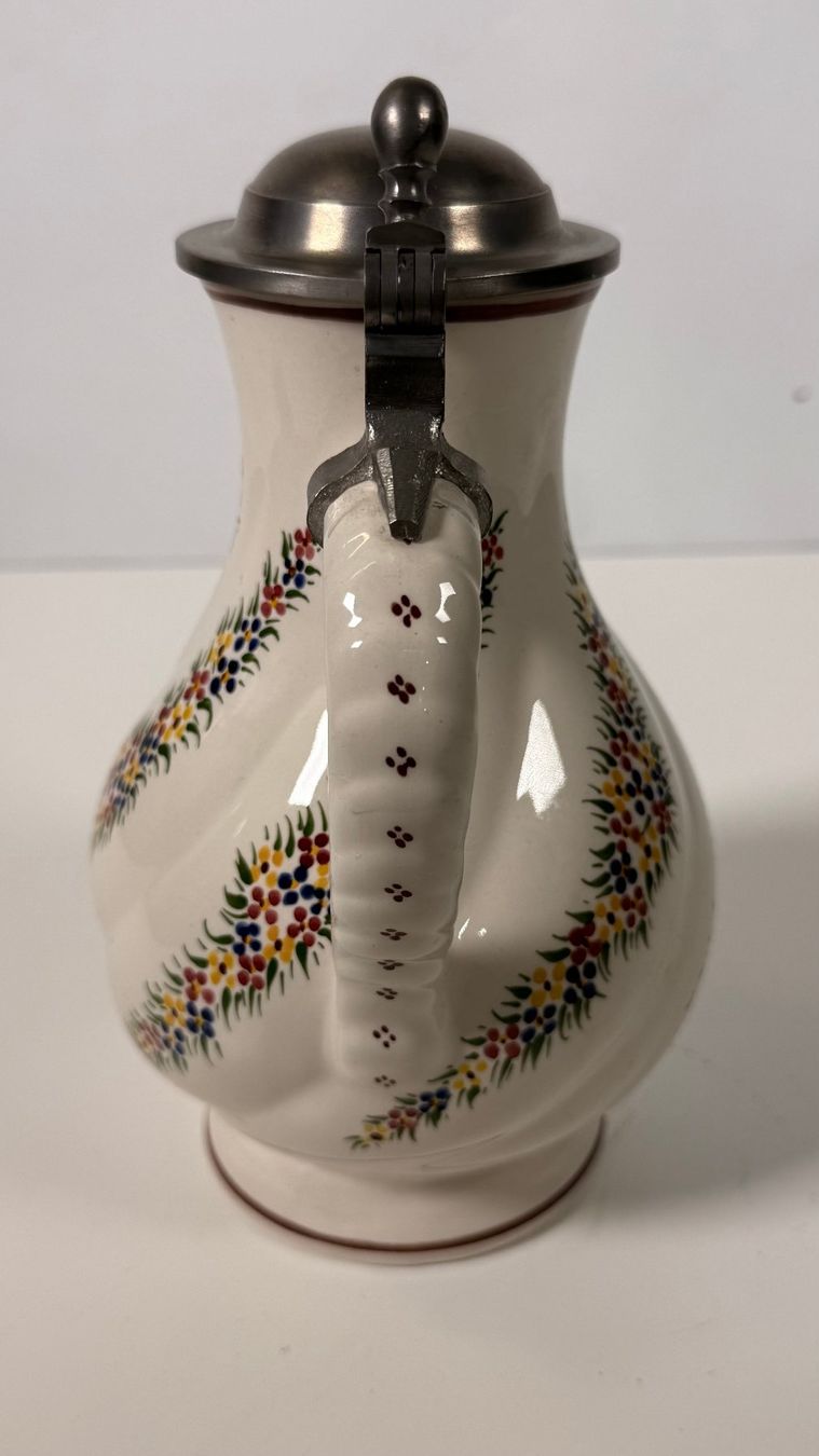Caraffe: Wechsler Tirolkeramik Karaffe mit Zinndeckel – Usato da Zürich venduto da Hedwig-steig 2