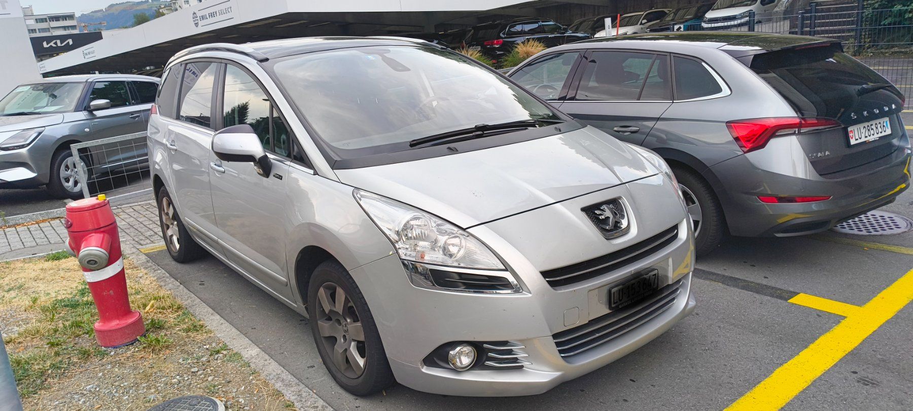 Peugeot Automobili: Peugeot 5008 – Usato da Luzern venduto da rac_nbg9 8
