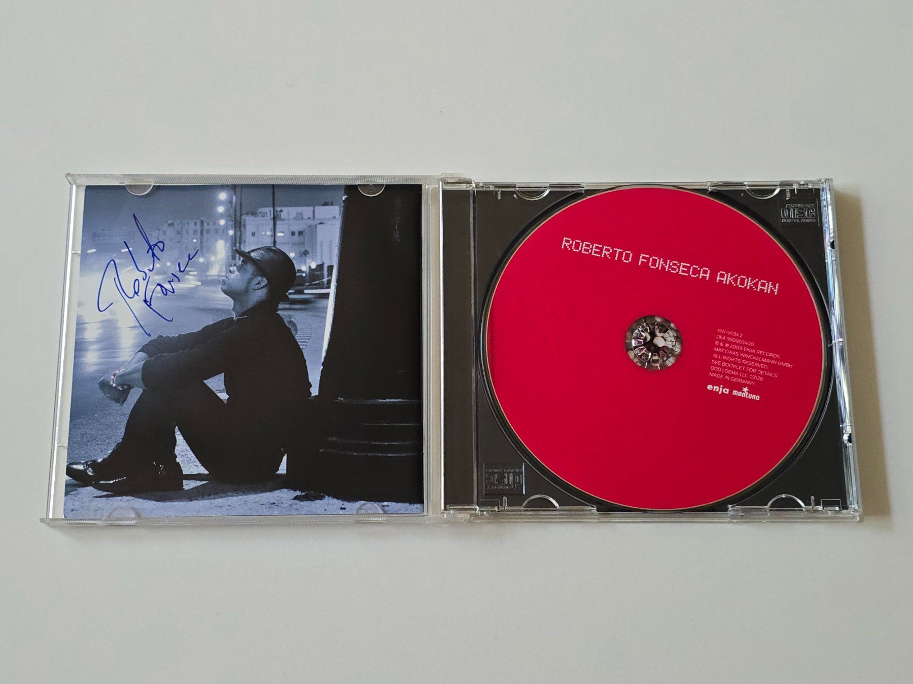 CD: CD Roberto Fonseca - Akokan MIT UNTERSCHRIFT – Usato da Dättlikon venduto da Wundertuete_ 2