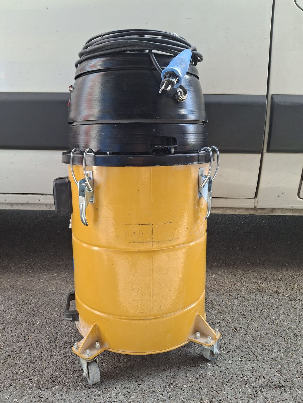 Aspirapolveri & Accessori: Aspirateur industriel robuste,full métal – Usato da Orbe venduto da don_ym8h 3