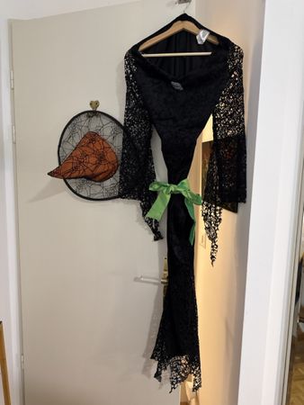 Witch costume