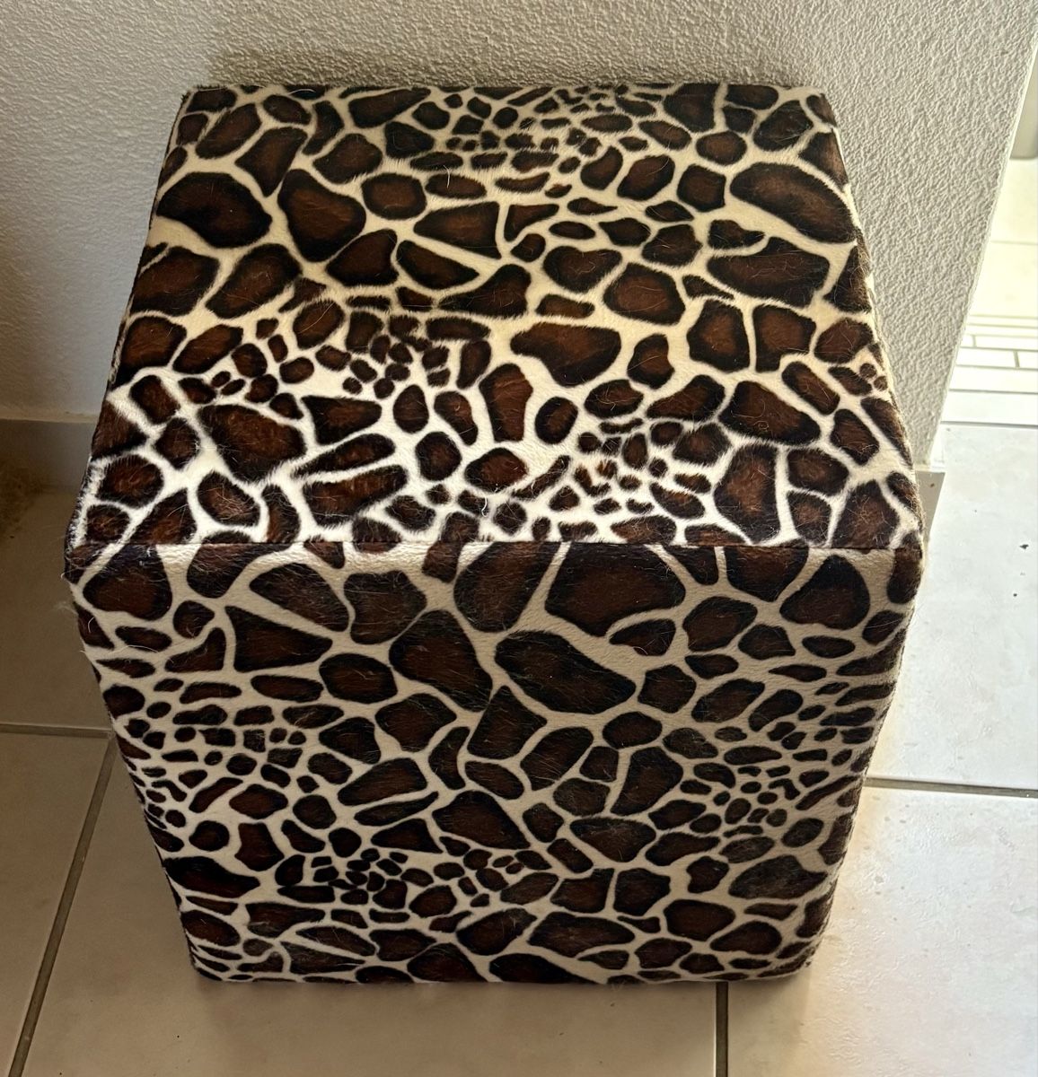 Sgabelli: Hocker Giraffenmuster Stoff guter Zustand – Usato da Safenwil venduto da taschenlady 1
