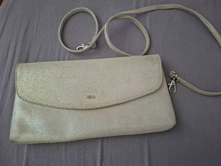Silberne Clutch / Champagnerfarben / Umhängetasche von NIKA