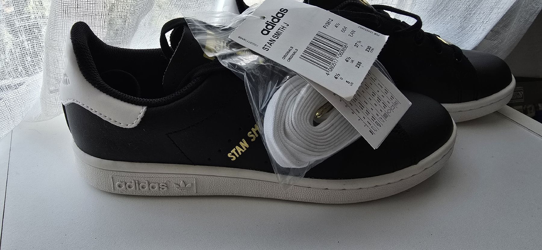 Adidas Damenschuhe: Stan Smith noires et or, pointure 37 3/4 – Neu und originalverpackt aus Céligny von Cheyenne1991 1