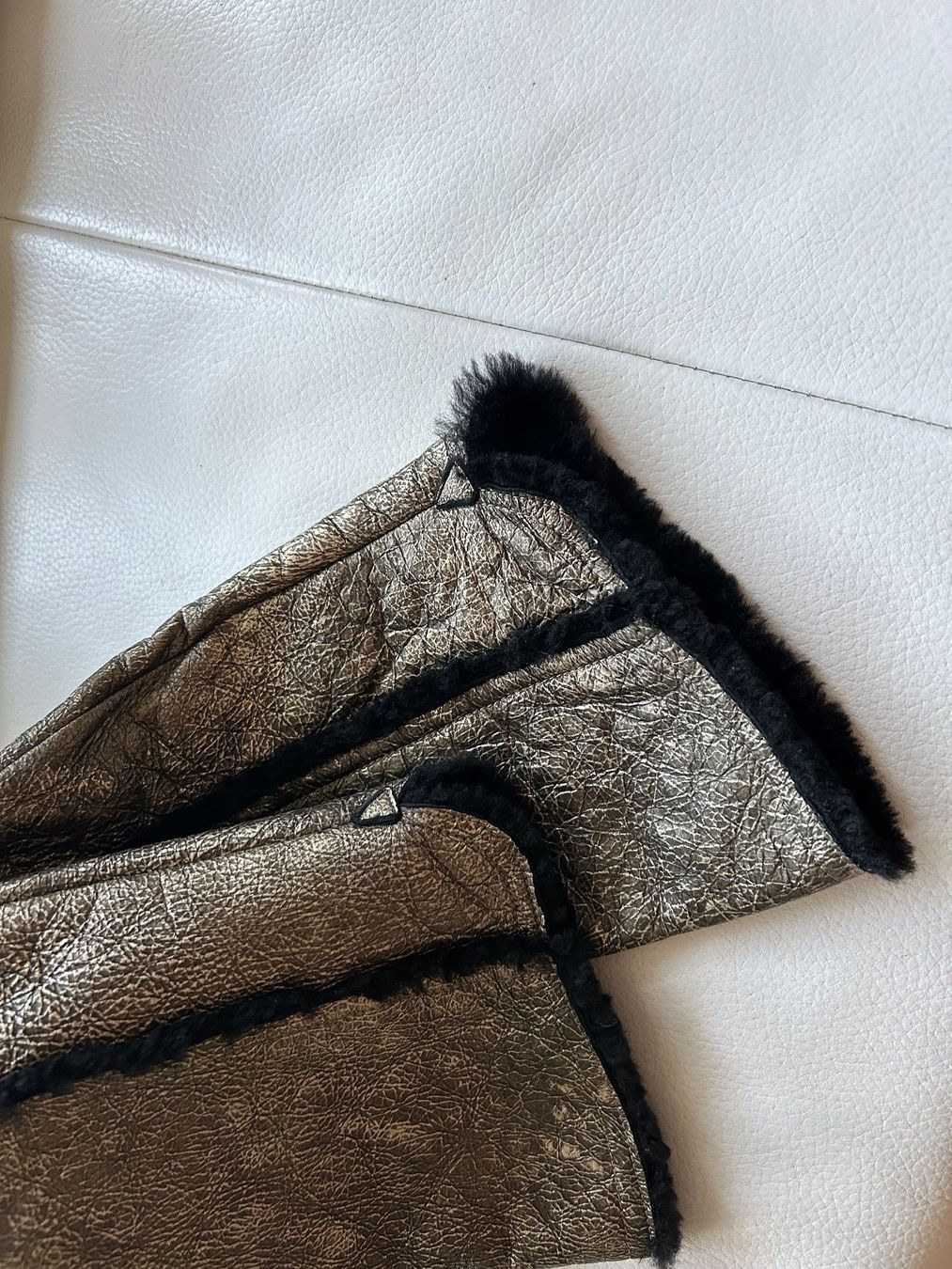 Chanel Scarpe da donna: Chanel sheering boots (37.5) – Usato da Rüschlikon venduto da Tey_sl 4