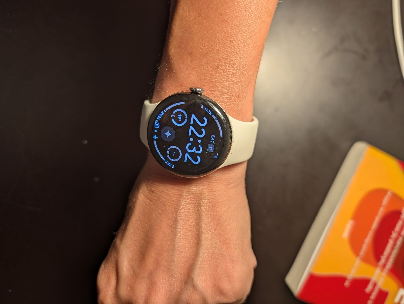 Google Smartwatch: Google Pixel Watch4  41mm e-sim – Neuf (Voir description) à Chur par aur_s5mj 3