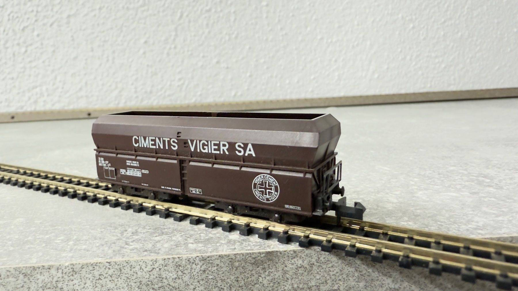 Trix Modellini di ferrovie: Trix Güterwagen Vigier Cement  Spur N – Usato da Windlach venduto da Kelebra 5