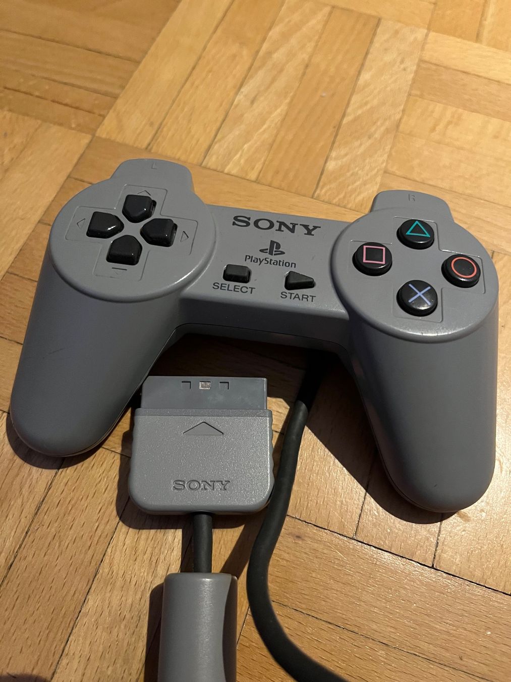 Sony Manettes: Ps 1 Original Controller – D'occasion à Basel par Ruemli17