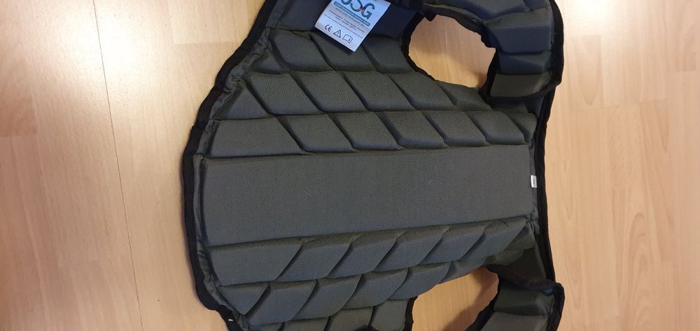 Protections: Rückenpanzer Reitsport, USG-Reitsport, Kinder und Jugendlich – D'occasion à Rheineck par Jmurmeli 3