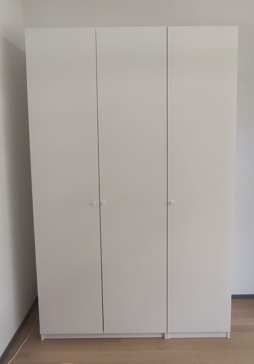 Schrank 3 Flügeltüren / Armoire 3 portes IKEA PAX Acheter sur Ricardo