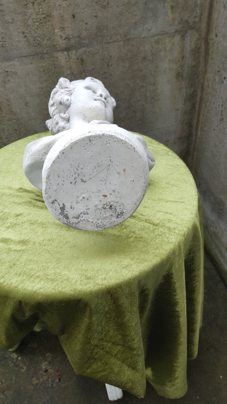 Sculture & Statue: Frauenbüste aus Beton – Usato da Reinach venduto da 3Guggerli 5