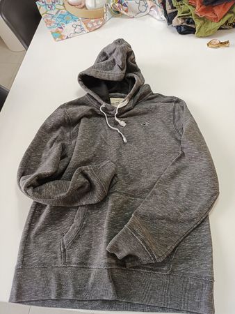 sweat hollister