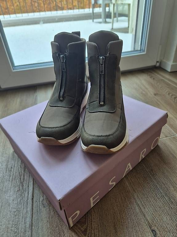 Scarpe da donna: Winterstifel  -neu und sehr stylisch – Nuovo (secondo la descrizione) da Uerkheim venduto da Pod23