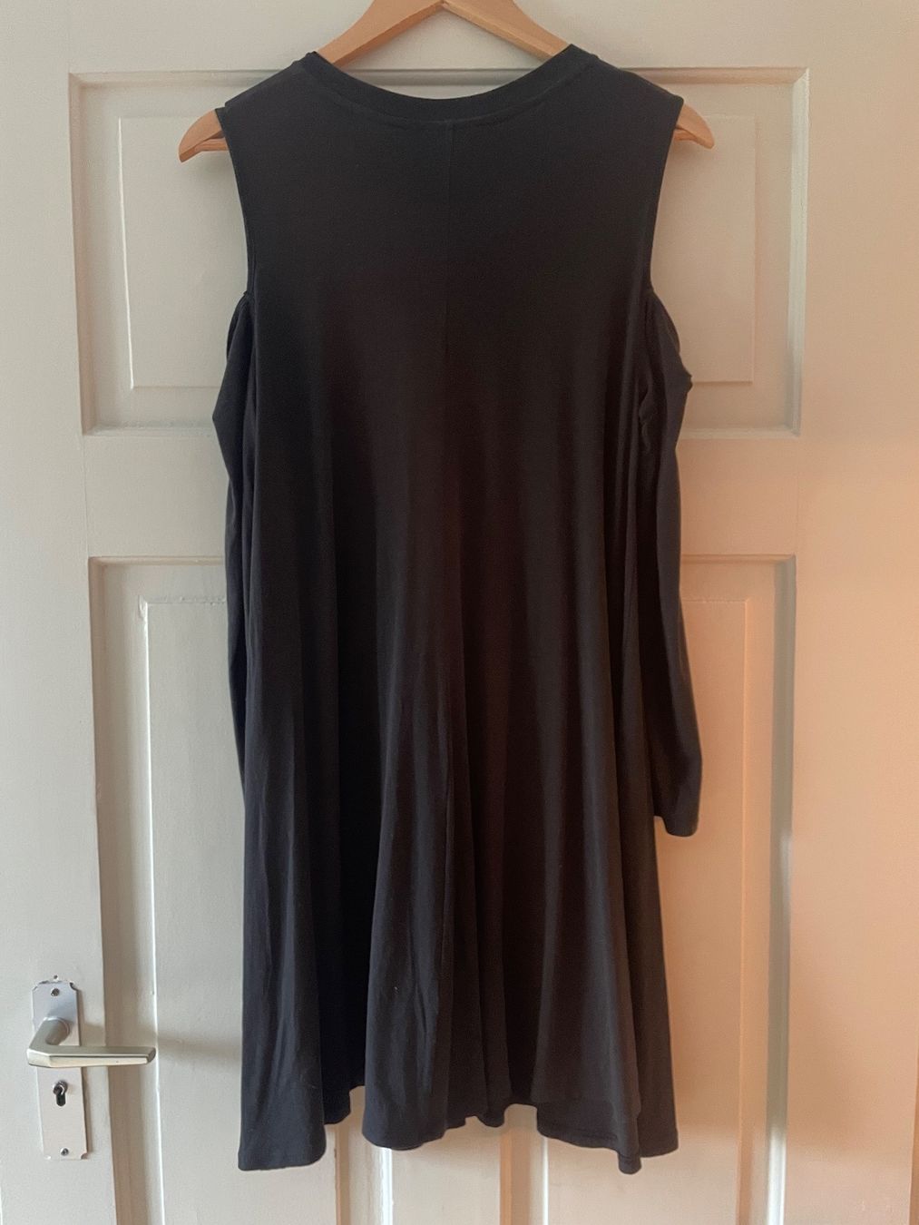 Topshop Vestiti: Kleid mit Cut-outs an den Schultern – Usato da St. Gallen venduto da ann_llt9 2