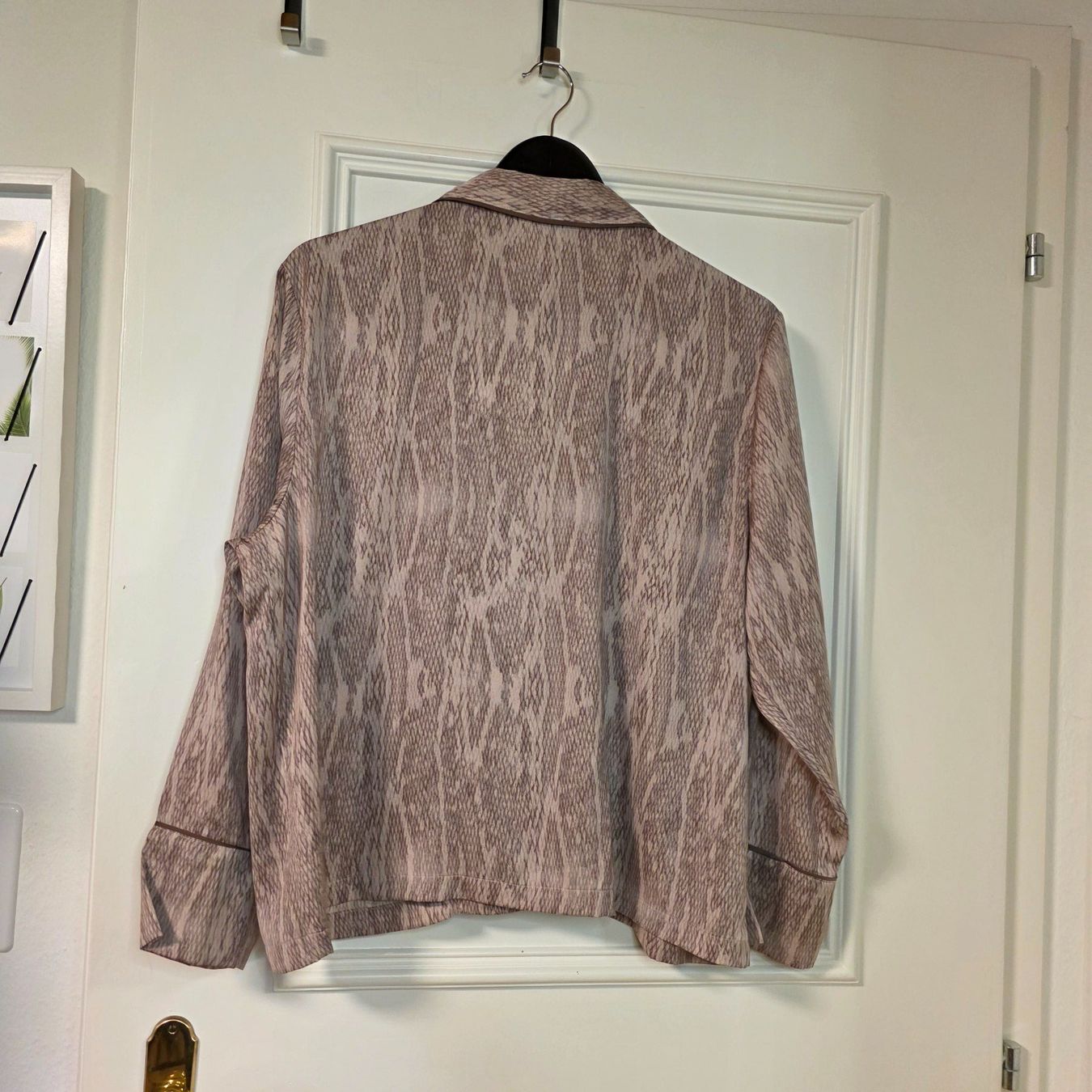 H&M Camicette: H&M Bluse/Top L Satin-Optik gemustert – Usato da Wald ZH venduto da CapLux 3