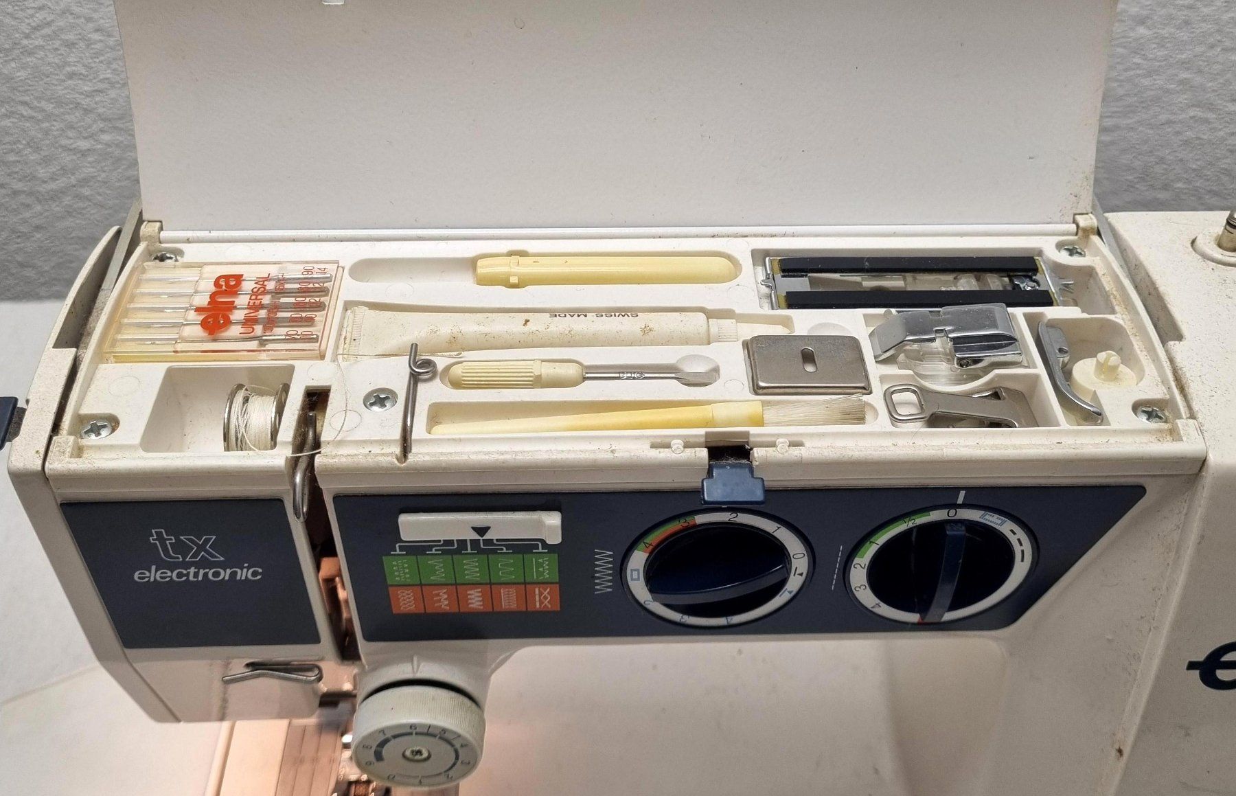 Elna Nähmaschinen: Elna TX Electronic Nähmaschine / Machine à coudre – Defekt aus Collonges von arashee 3