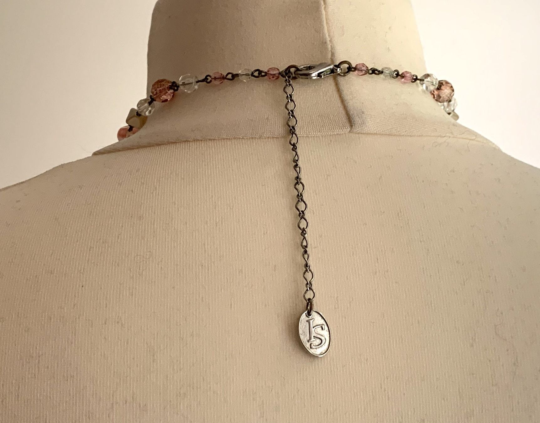 Catenine: ** HÜBSCHE HALSKETTE ROSA/TRANSPARENT/SILBER** – Usato da Starrkirch-Wil venduto da Evelyne222 8