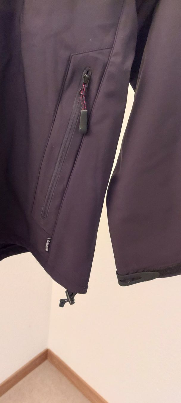 Giacche: Neue Basecamp Softshelljacke Grösse XL schwarz – Nuovo e nell'imballaggio originale da Kreuzlingen venduto da peugeotj9 1