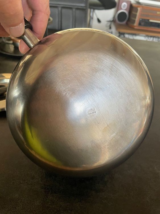 Pot à fondue vintage. - Canada