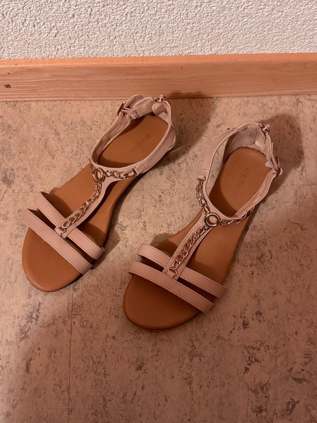 Schuhe für Mädchen: Sandalen – Gebraucht aus Oberbalm von M32V4