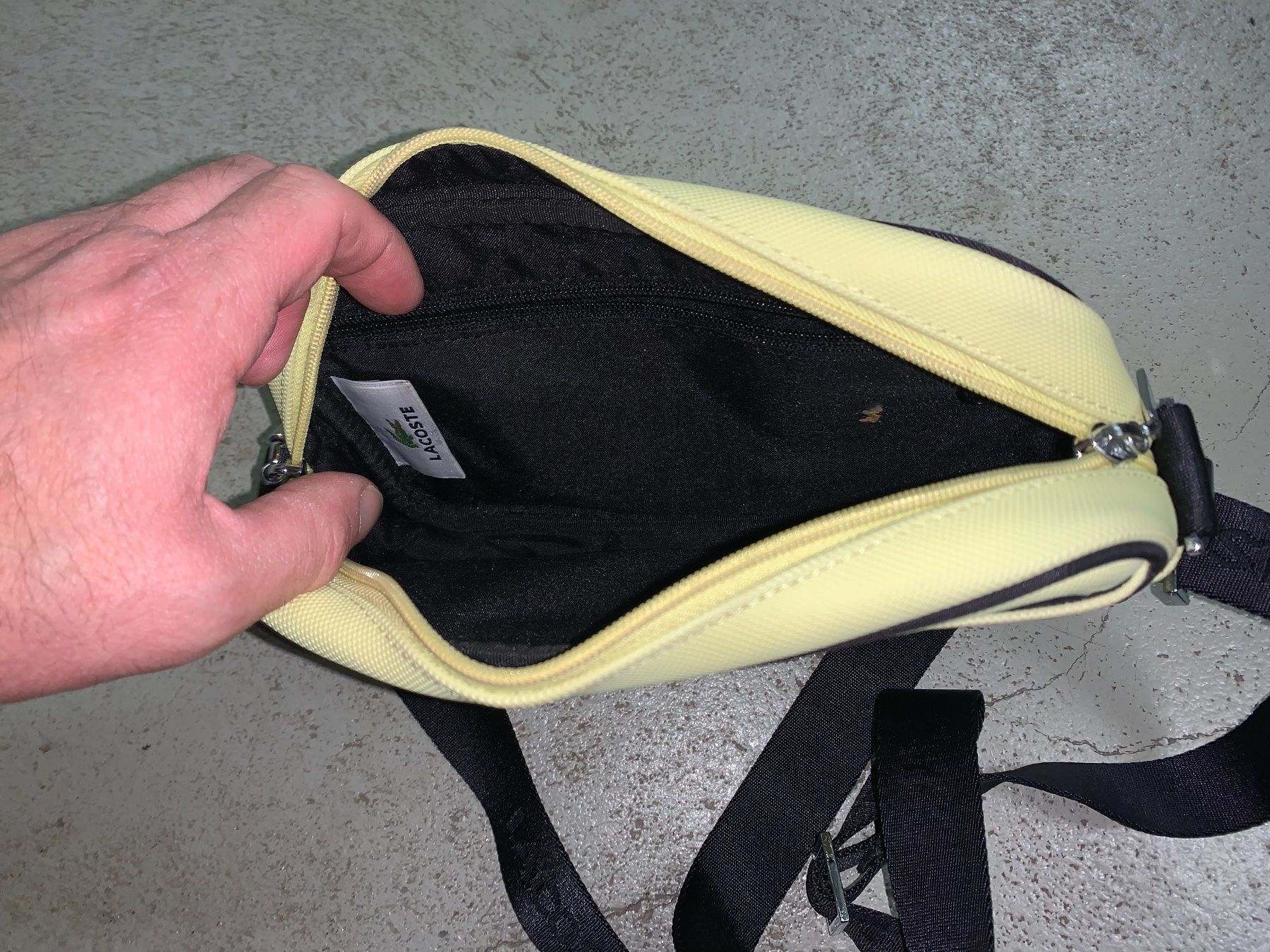 Sacs femmes: lacoste handtasche gelb – D'occasion à Oberengstringen par Edu78 1