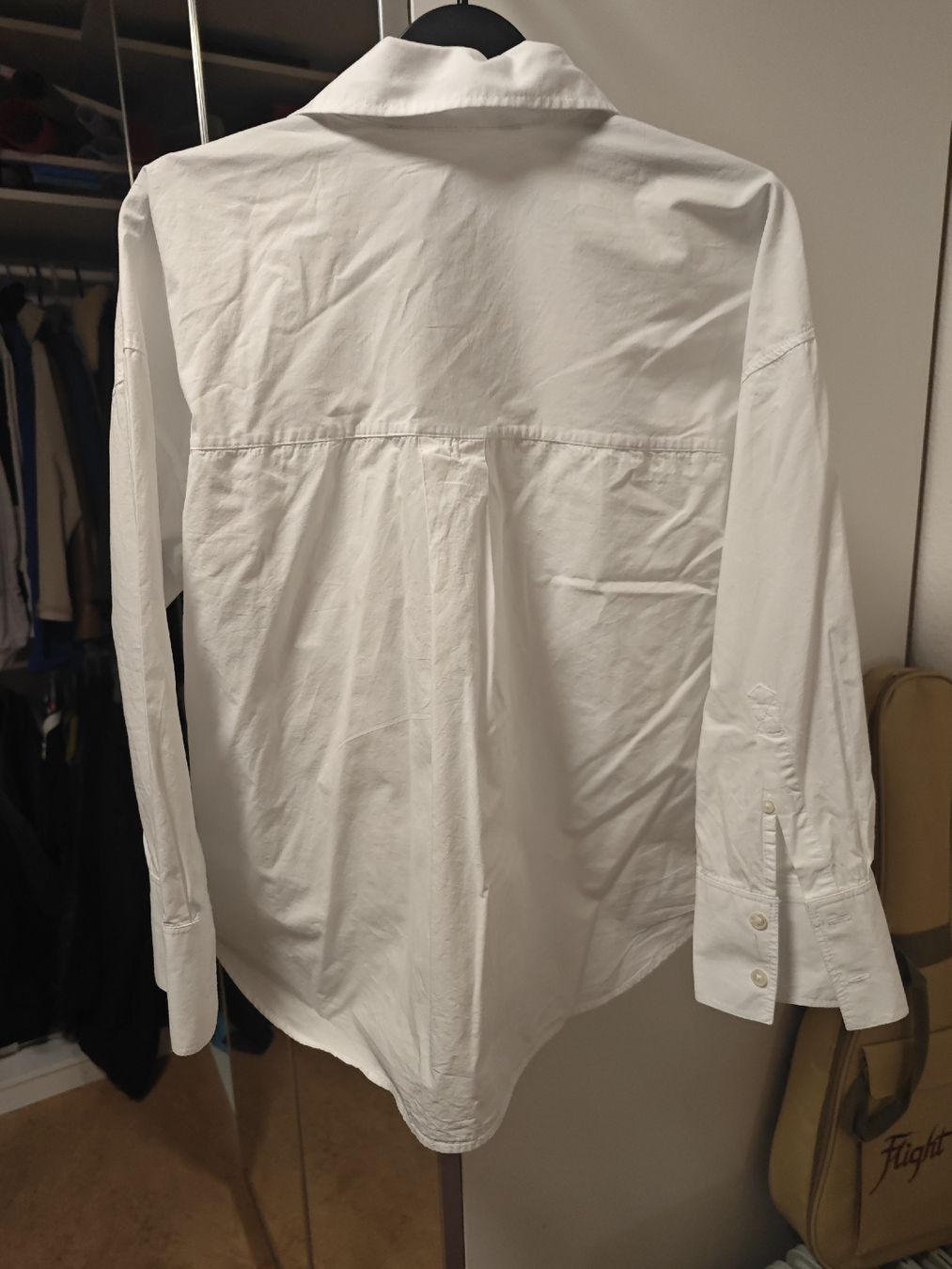 Zara Camicette: ZARA Basic Popelinehemd mit V-Ausschnitt – Nuovo (secondo la descrizione) da Wädenswil venduto da macik 4