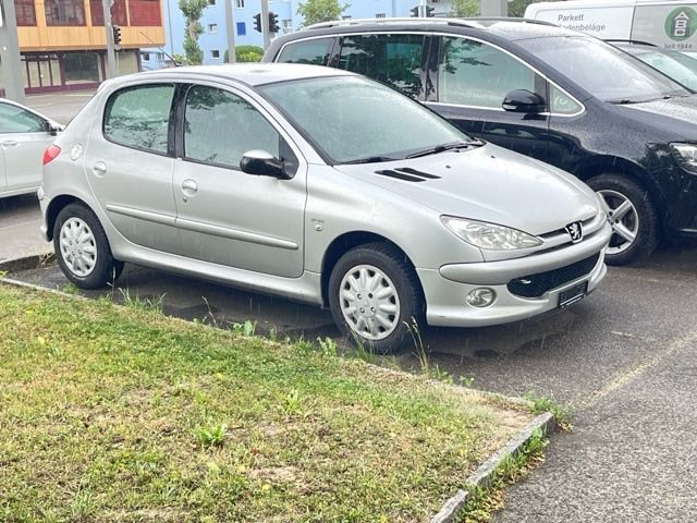 Peugeot Automobili: PEUGEOT   206 1.4 i – Usato da Dietikon venduto da Conborno 1
