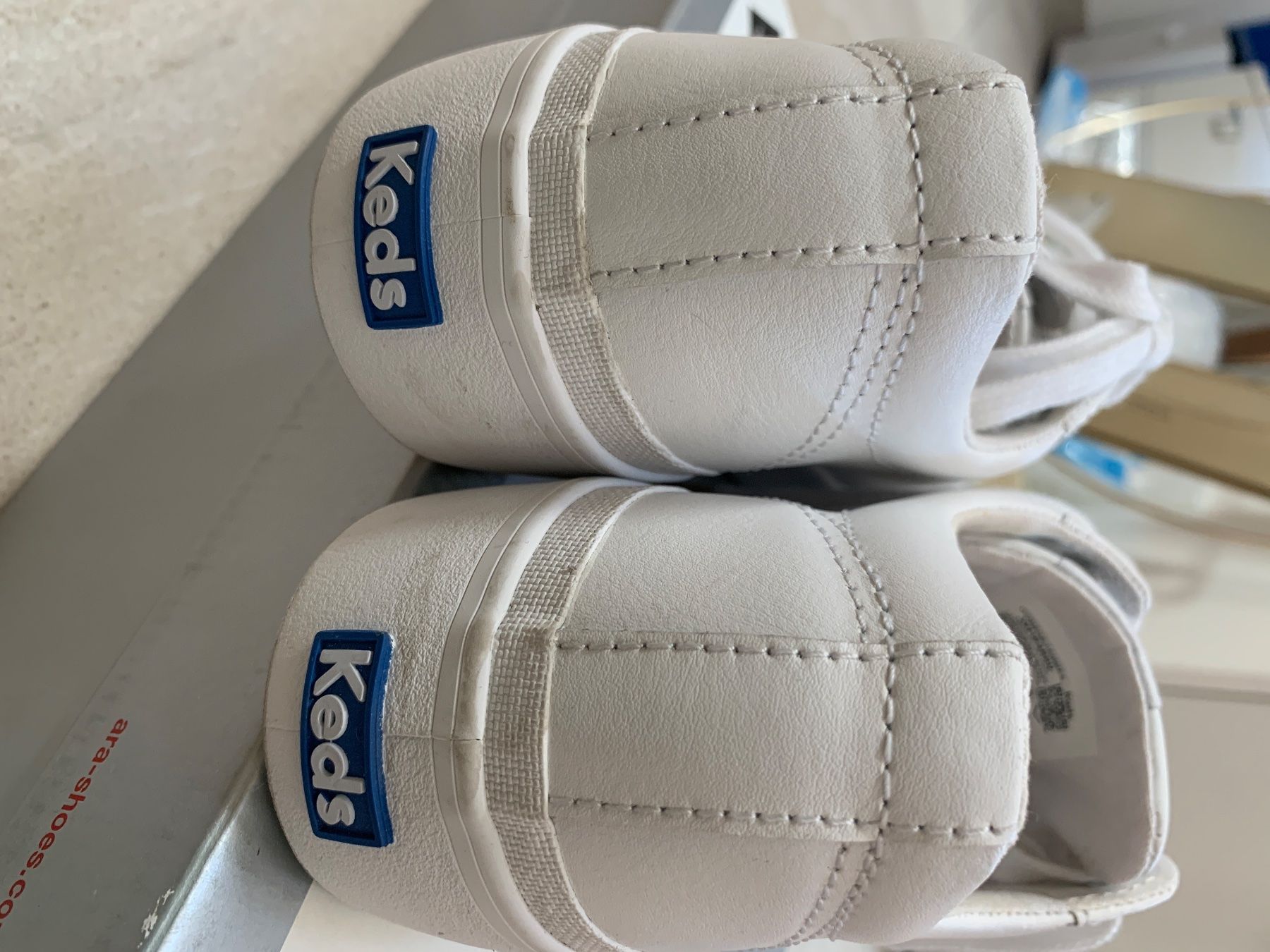 Scarpe da donna: Keds blanches en cuir, taille 40 – Nuovo e nell'imballaggio originale da Les Evouettes venduto da Cuenca2023 3