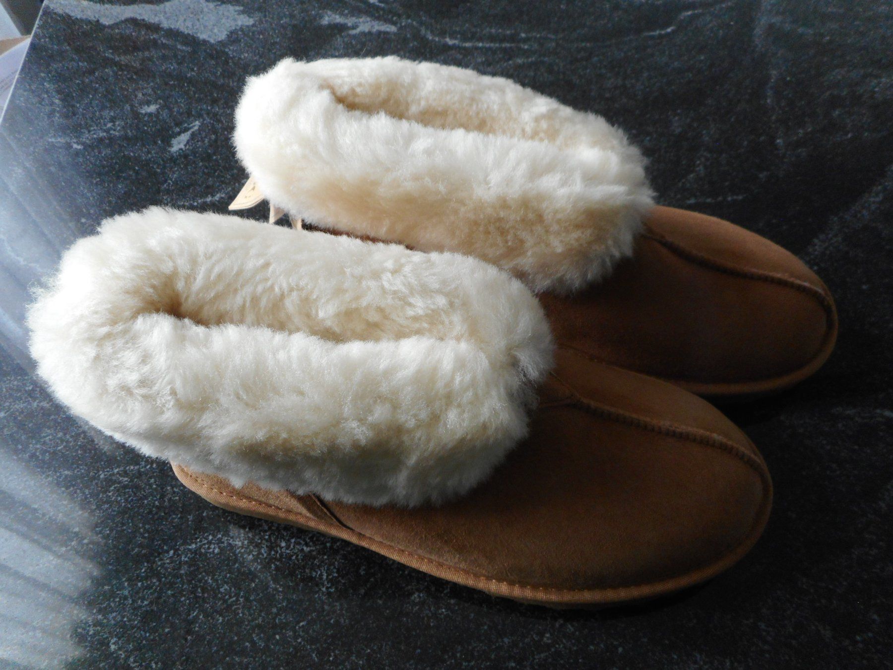Ugg Scarpe da donna: UGG Schuhe Gr. 41  gefüttert – Nuovo e nell'imballaggio originale da Rotkreuz venduto da hupfu69 2