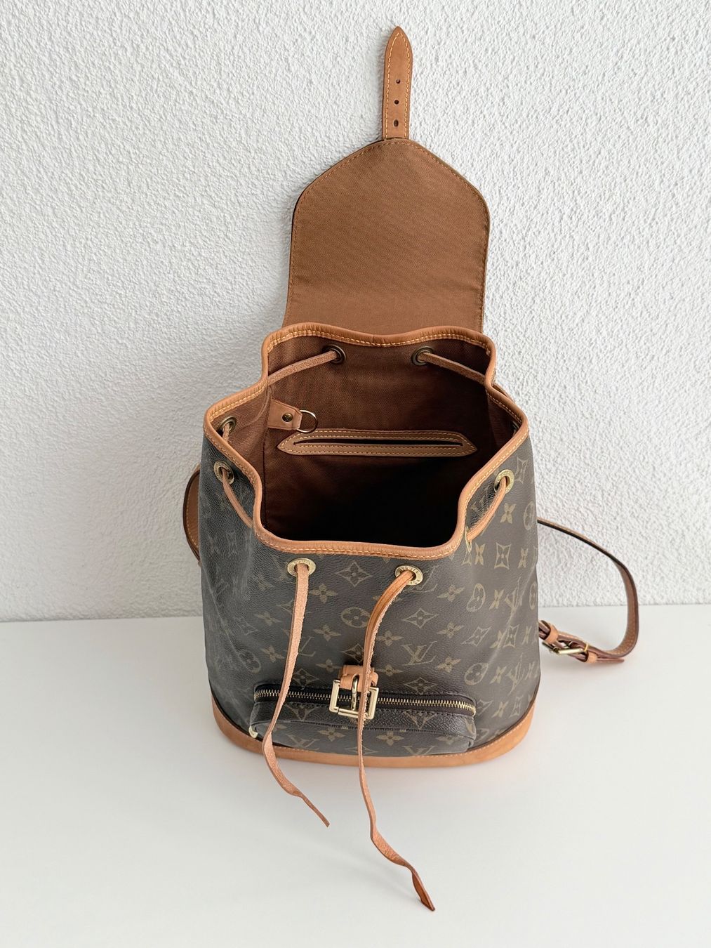 Louis Vuitton Zaini: Louis Vuitton Montsouris MM – Usato da Reinach AG venduto da gab_8s7m 7
