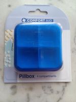 Neue blaue Pillendose mit 4 Fächern für unterwegs!
