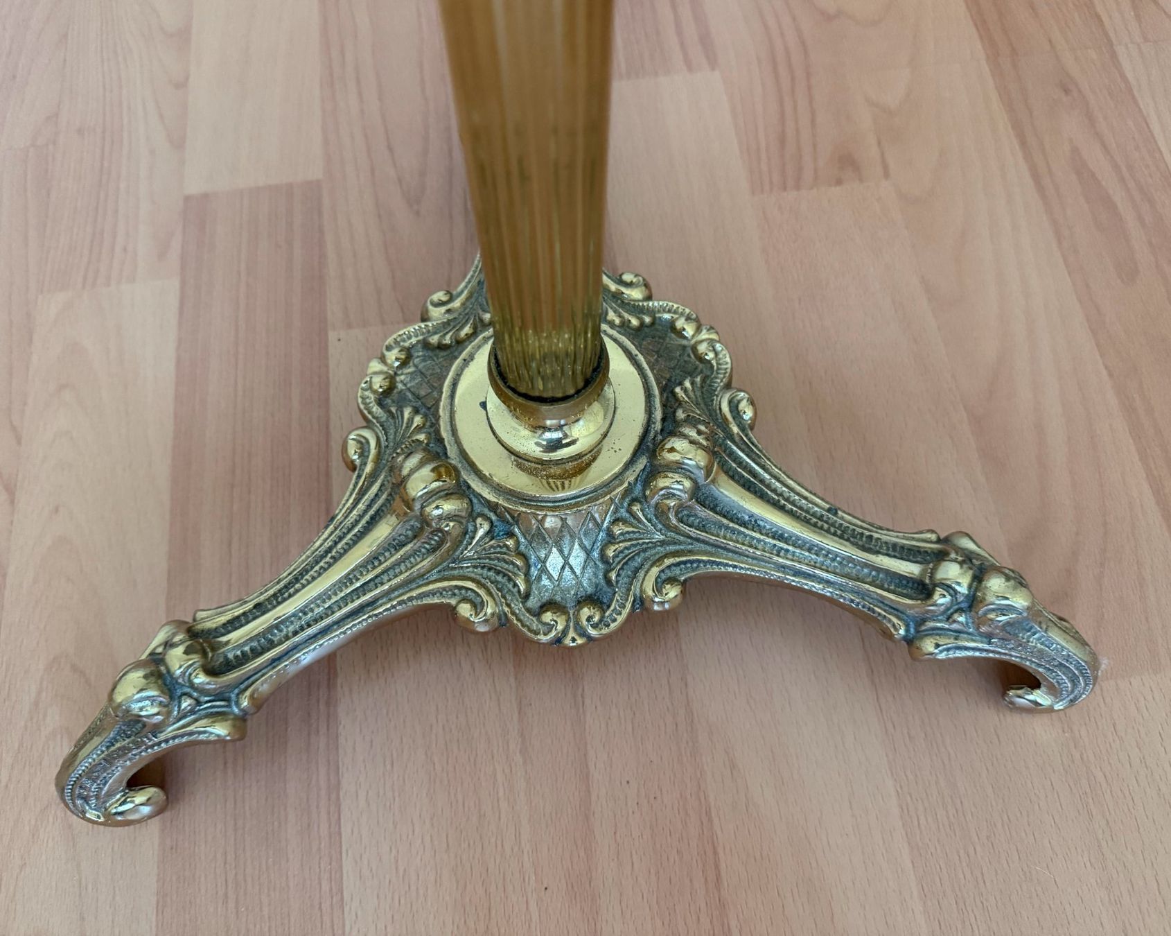 Pfister Garderobe: Kleiderständer Messing, massiv – Gebraucht aus Uerikon von TT51 1