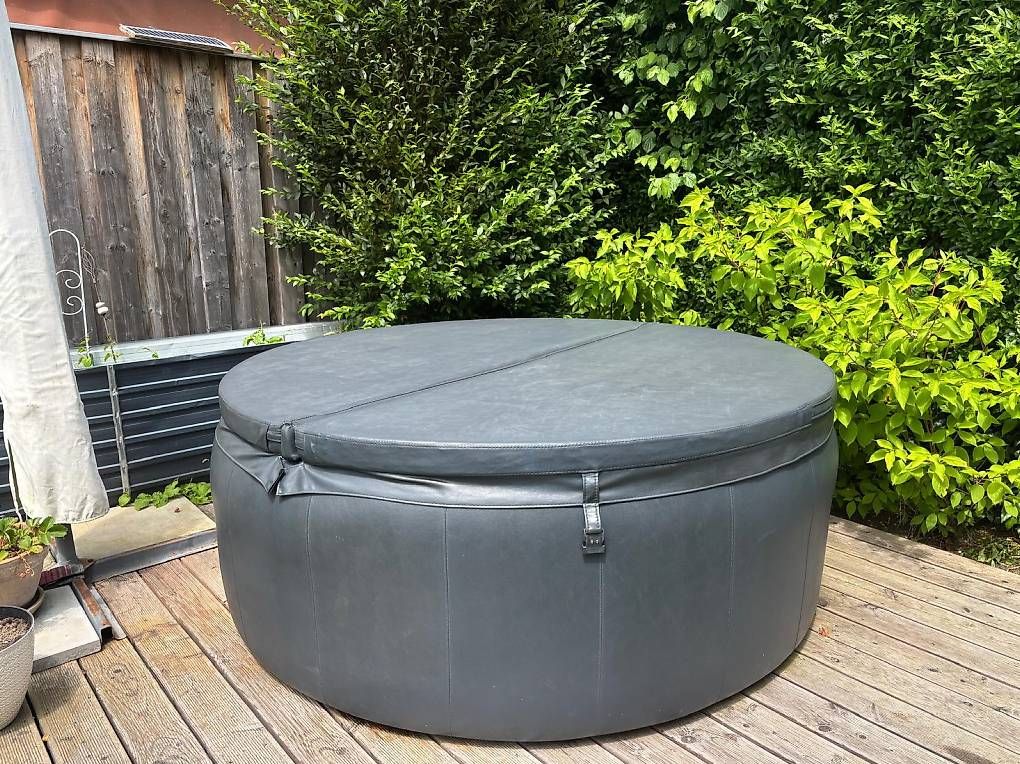 Softub Whirlpool: Whirlpool Softub Resort (4-6 Pers.) – Usato da Andwil SG venduto da Kaltbrunner 1