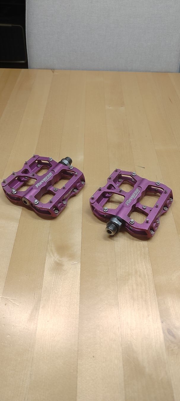 Pièces détachées: Reverse Bike Pedale, Lila/violett – D'occasion à Zürich par Ifanny55
