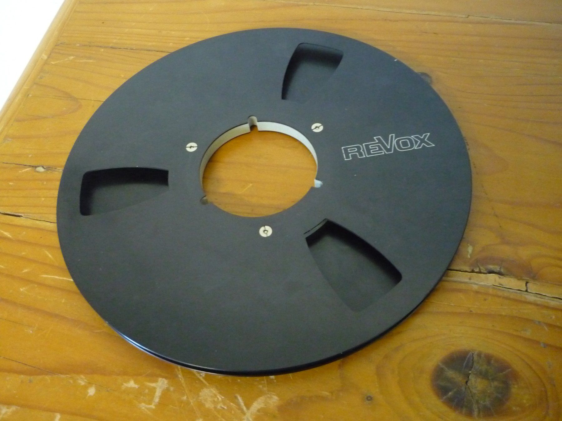 Revox Apparecchi a nastro: Revox Aluspule ohne Band schwarz – Usato da Beringen venduto da Flatretriever