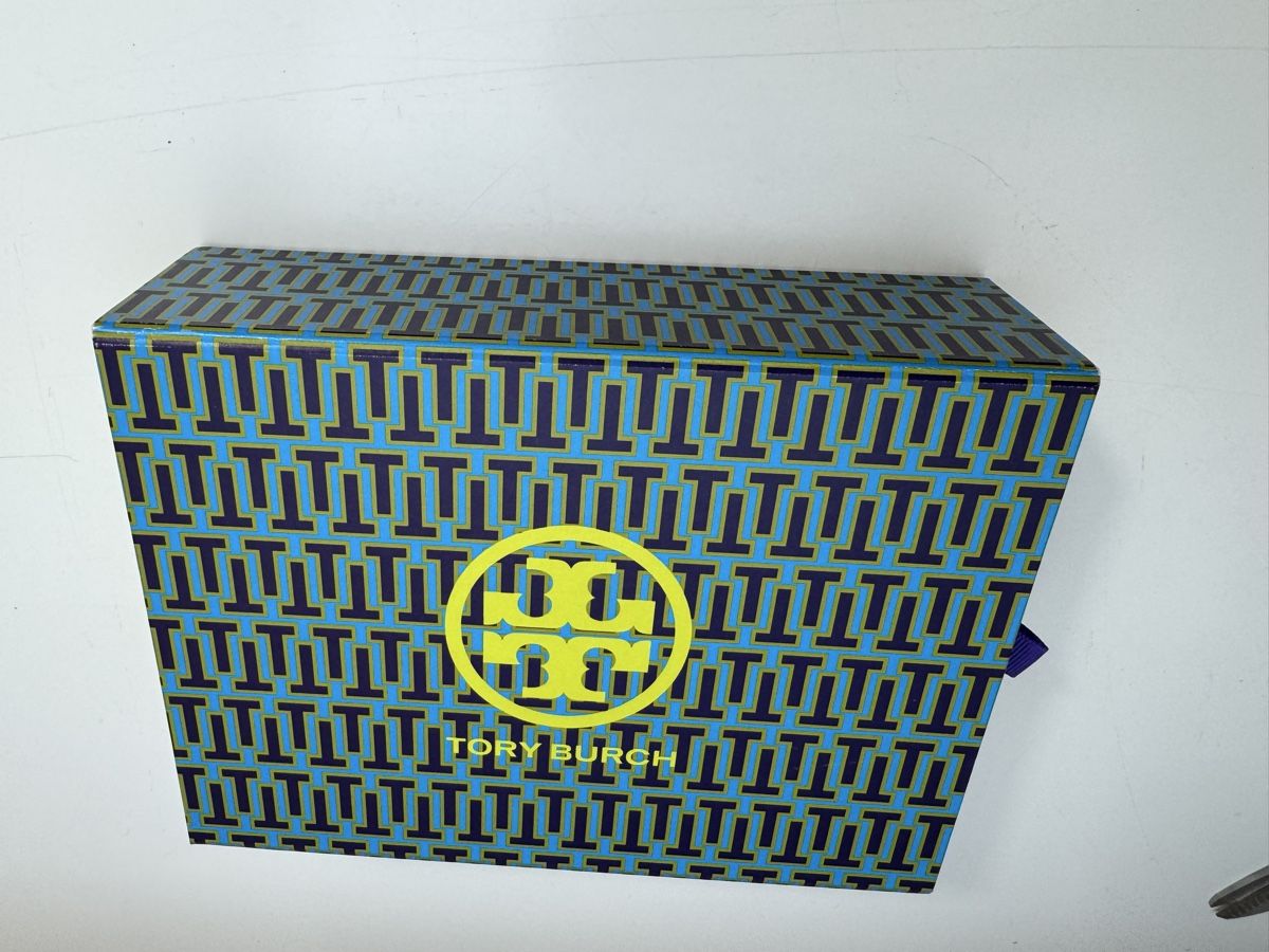 Tory Burch Portemonnaie: T MONOGRAM CONTRAST EMBOSSED ENVELOPE WALLET – Gebraucht aus Hurden von rac_wyf8 7