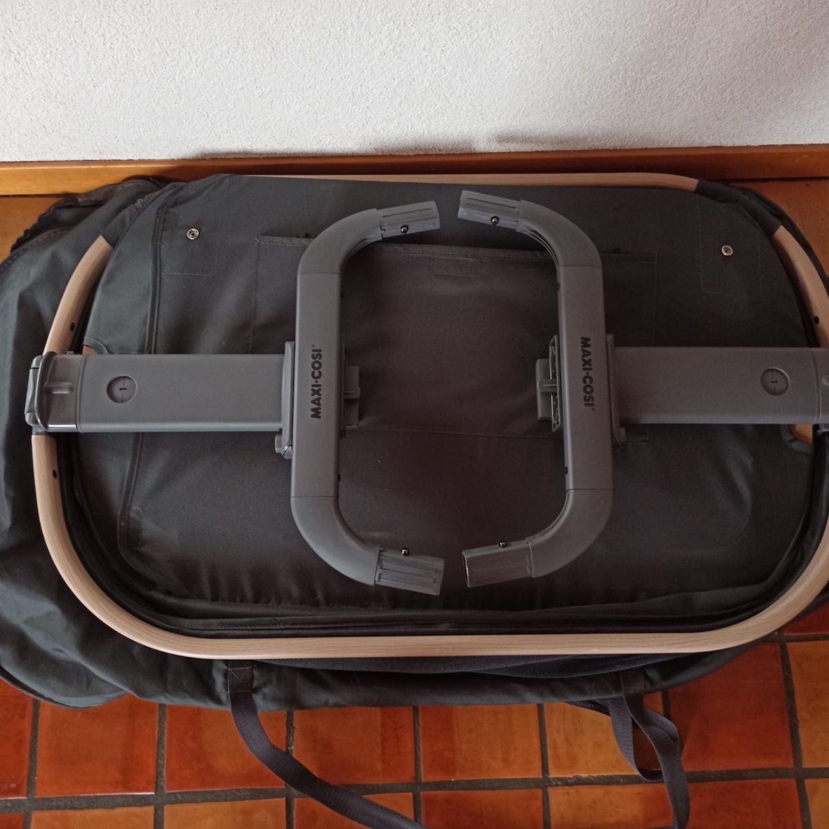 Maxi-Cosi Letti: Maxi Cosi Dream bedside crib - excellent condition! – Nuovo (secondo la descrizione) da Chézard-St-Martin venduto da iva_xw8z 6
