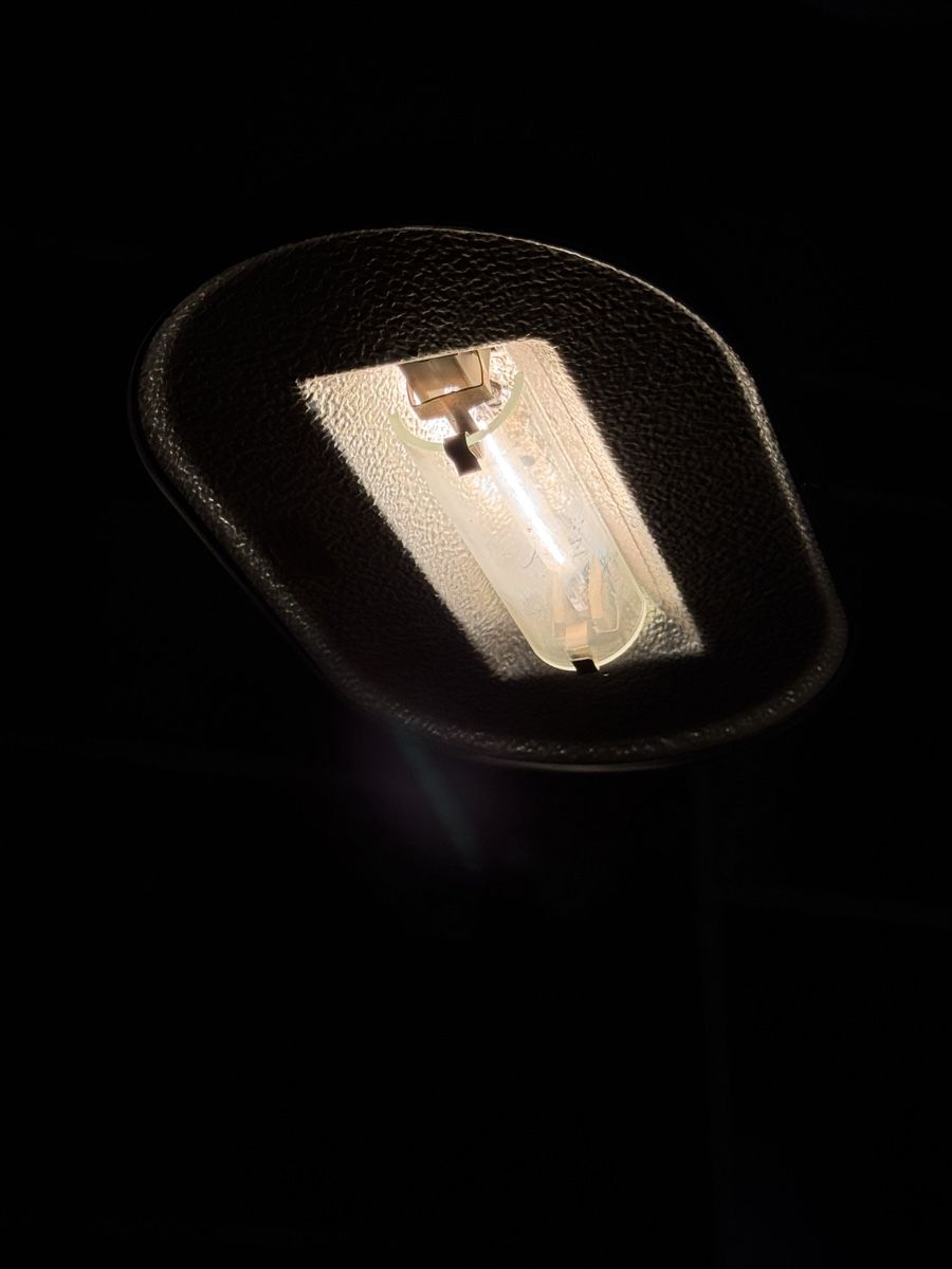 Lampes: Lampe à halogène  – D'occasion à Ecublens VD par daw_6d7j 1
