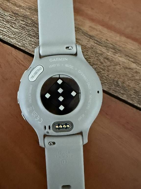 Garmin Smartwatch: Garmin Venu 3s beige + extra Armband – Usato da Reinach AG venduto da Sxxara 3