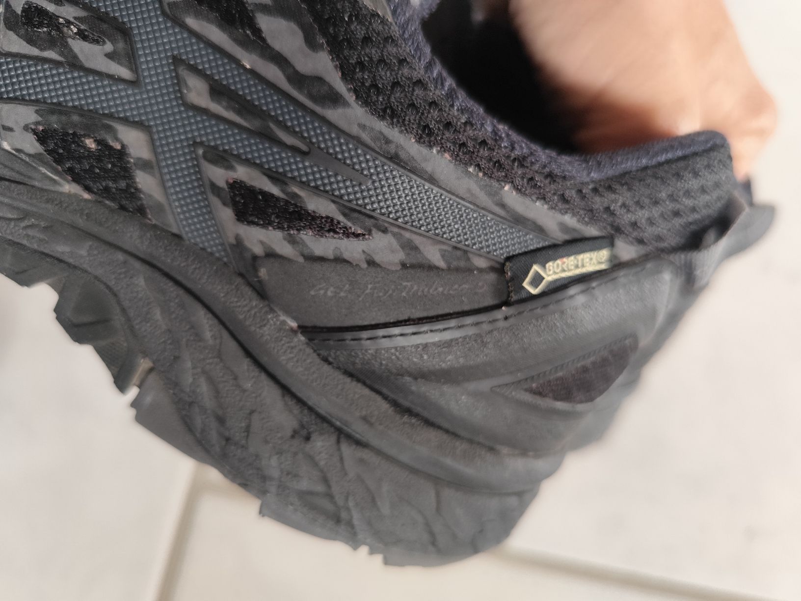 Asics Scarpe da donna: Asics Gore-Tex Schuhe Grösse 40.5 schwarz – Usato da Zürich venduto da Claudia_Zueri 2