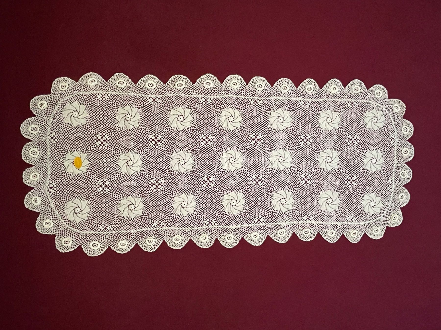 Tutte le decorazioni: Spitzen Deckeli / Läufer – Usato da Rümlang venduto da SchumBru10