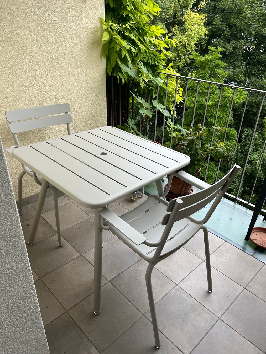 Fermob Stühle: 2 Stühle mit Lehne Fermob Luxembourg – Gebraucht aus Basel von widnil