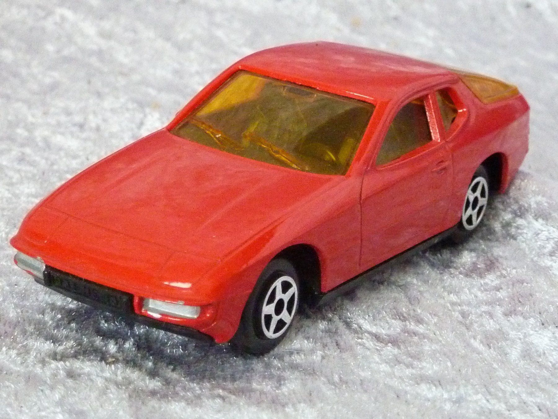 Norev Modellini d'auto: Porsche 924 1:43 – Usato da Dürrenäsch venduto da modellautos4you