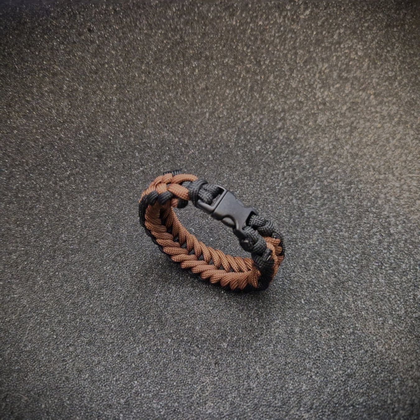 Armbänder & -reifen: Bracelet paracorde – Neu und originalverpackt aus Billens von D-Dorian
