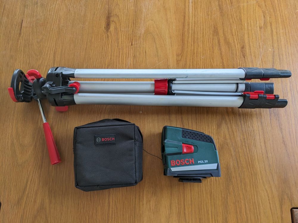 Bosch Kreuzlinienlaser PCL 20 inkl. Stativ | Kaufen auf Ricardo
