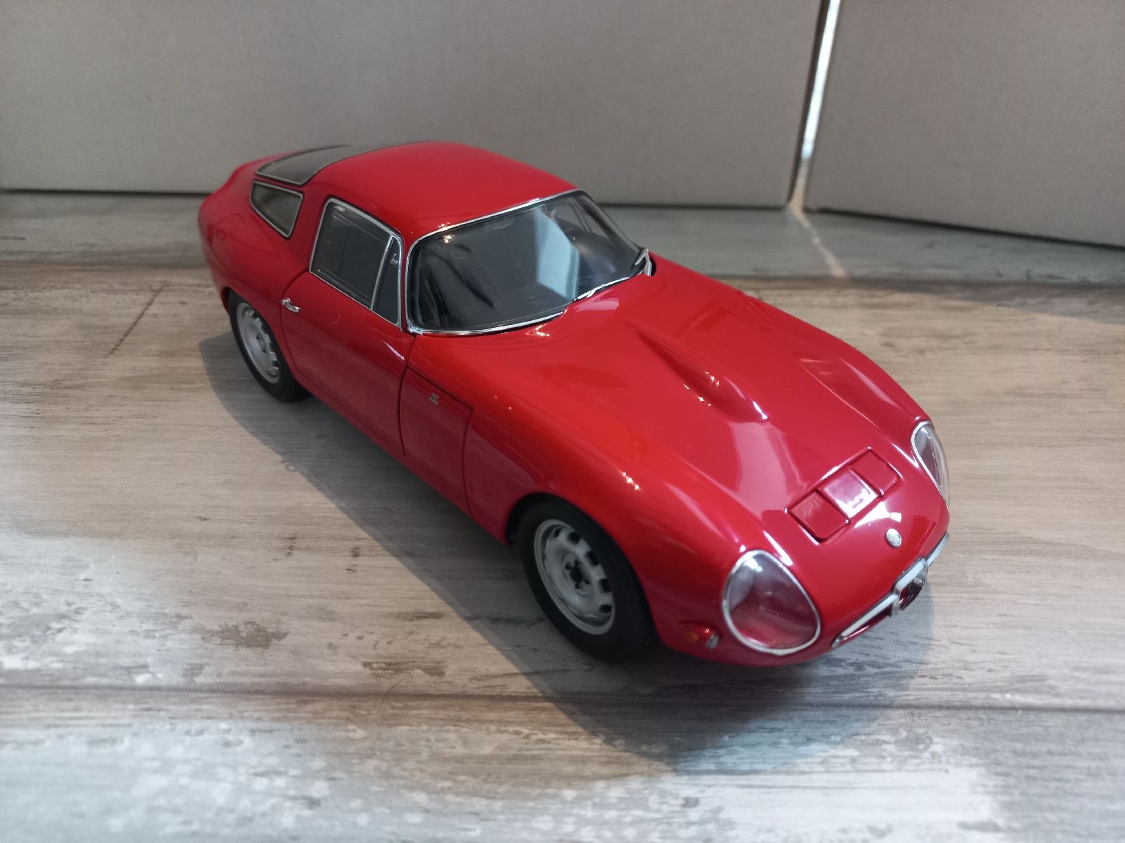 Autoart Modellini d'auto: Alfa Romeo TZ 1/18 Autoart – Usato da Attalens venduto da remy_s00 1