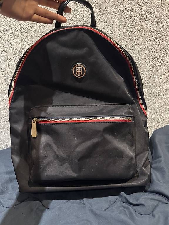 Rucksäcke: Tommy Hilfiger Rucksack – Gebraucht aus rorschacherberg von tme_zsr5