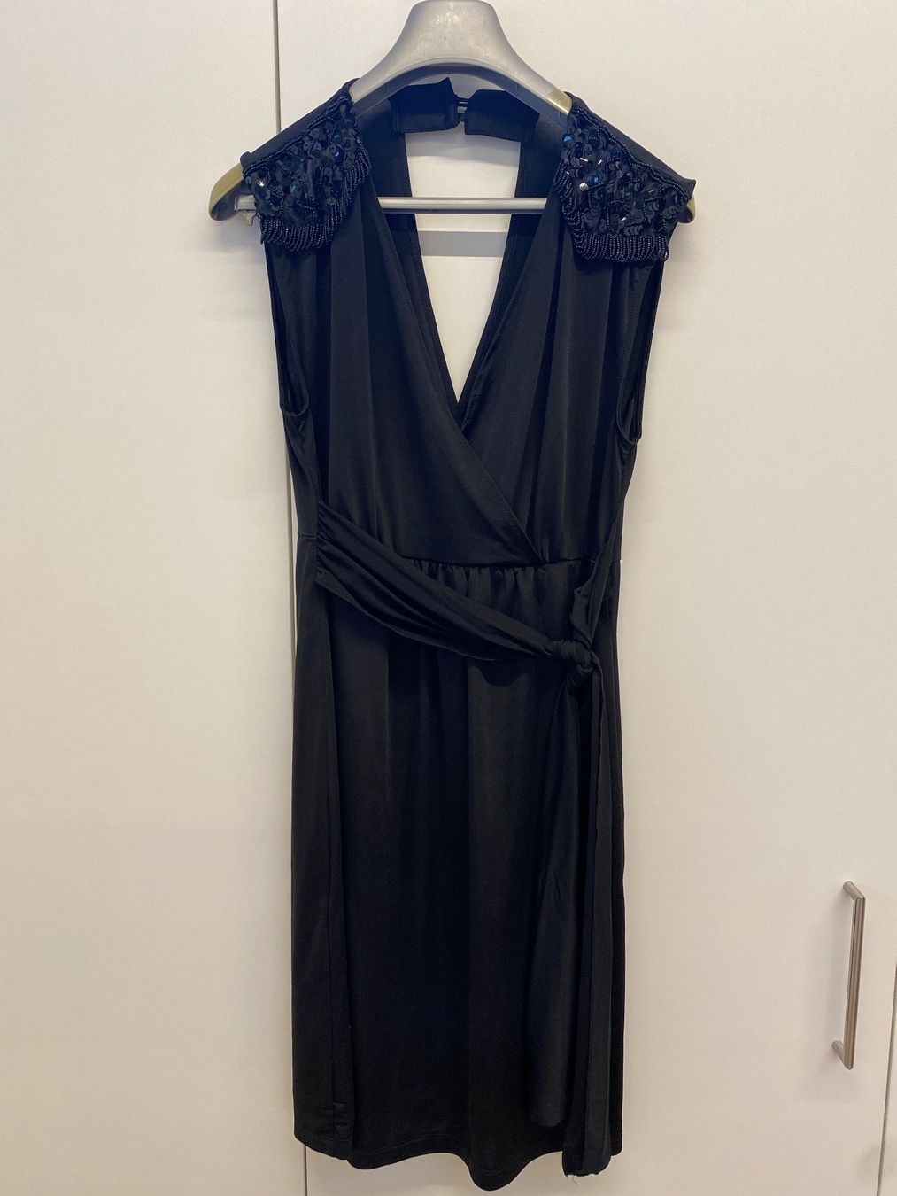 Vila Vestiti: Schwarzes Kleid Vila - M – Usato da Raron venduto da cathy123