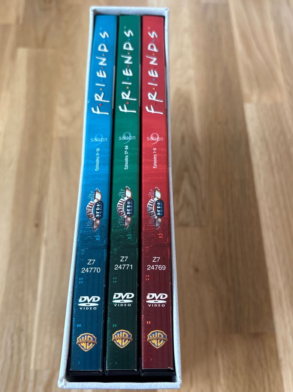 Tutti i DVDs: Friends Saison 9 épisodes 1 à 24 – Usato da Biel/Bienne venduto da tatilene 2